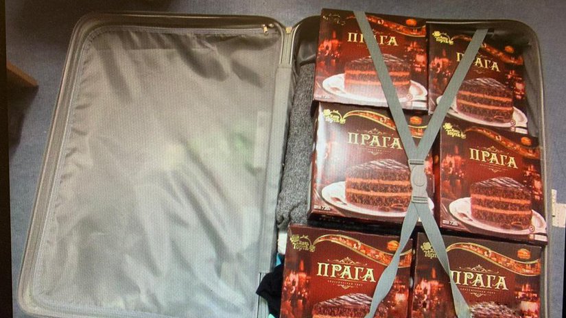 В Пулково задержали китайца-сладкоежку с ювелирными изделиями на 4 млн рублей