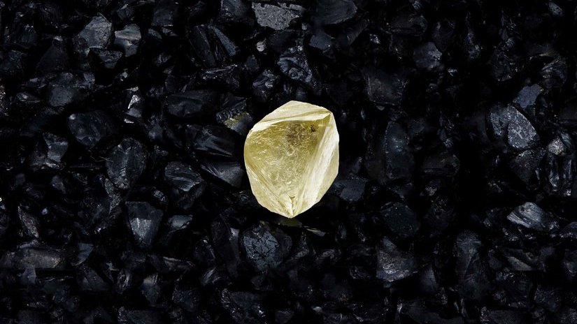 АЛРОСА присвоит 100-каратному алмазу имя «Спутник V»
