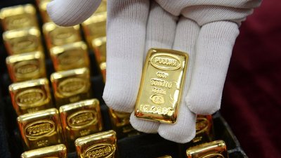Санкции, рубль, нестабильность: как золото стало "тихой гаванью" для россиян
