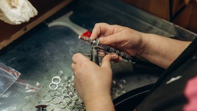 Малые ювелирные производства в России исчезнут к концу года