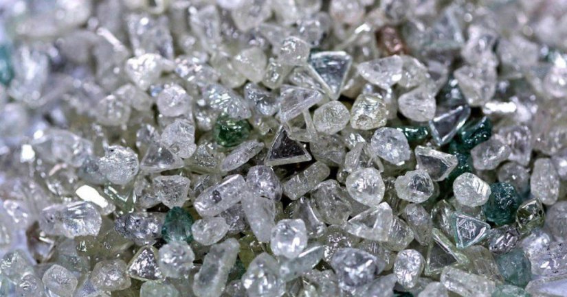 Минфин опубликовал статистические данные по экспорту и импорту необработанных природных алмазов за 1 квартал 2020 года
