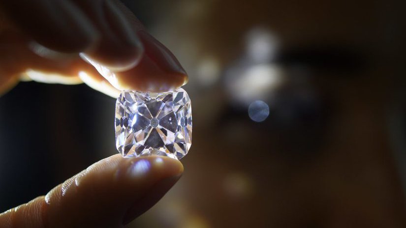 De Beers выпустят серию обучающих видео о бриллиантах
