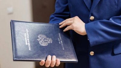 Жителя Ямала осудили за разбойное нападение на ювелирный магазин