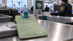 В Домодедово у пассажирки из Мюнхена обнаружили кольцо Van Cleef & Arpels стоимостью 37 млн рублей