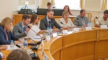 Представители Федеральной пробирной палаты присоединились к обсуждению развития ювелирной отрасли на круглом столе в Костроме