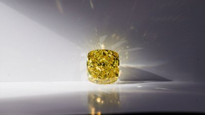 АЛРОСА представила самый крупный бриллиант в истории России