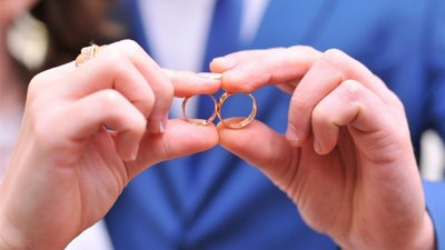 Россияне потратили более 4,7 млрд рублей на покупку обручальных и помолвочных колец в 2024 году