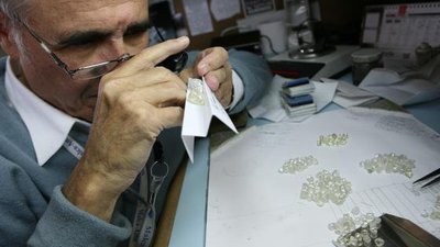 За последний год цены на бриллианты выросли в среднем на 15-20%