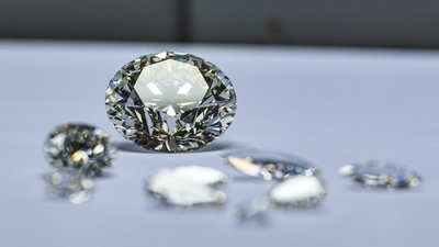 АЛРОСА представила аналитикам видение рынка инвестиционных бриллиантов РФ