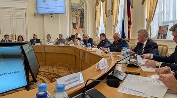 Регулирование, маркетплейсы и кейс Wildberries: итоги Круглого стола ювелирной отрасли в Костроме