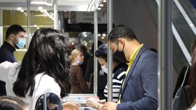 Около 5000 человек посетили ювелирную выставку "JUNWEX Москва" в первый день открытия