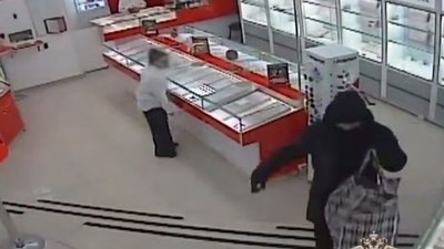 В Новосибирске система «Безопасный город» помогла задержать налетчика, похитившего золото на 7 млн рублей