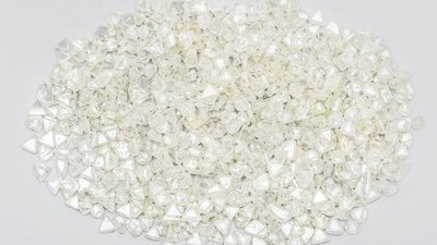 Экспорт алмазов  из России упал, но не рухнул