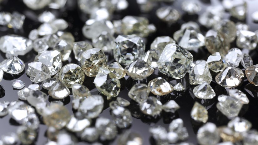 Индия призывает к «самодисциплине» покупателей алмазного сырья