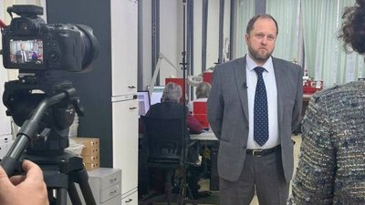 Заместитель руководителя Федеральной пробирной палаты Дмитрий Замышляев рассказал НТВ о тонкостях проверки ювелирных изделий