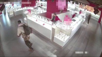 В Сочи по горячим следам задержан налетчик на ювелирный магазин