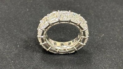 Шереметьевские таможенники изъяли у пассажирки незадекларированное кольцо за 6 млн рублей