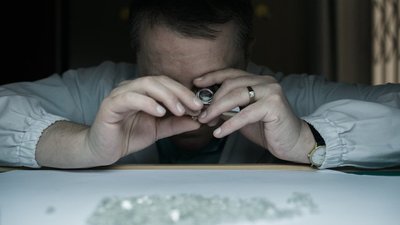 Минфин РФ ответил на попытки Запада признать Россию экспортером «кровавых алмазов»