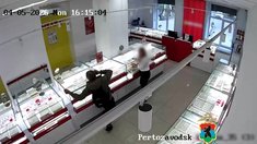 «Подарок для девушки» ценой в 4 года колонии: в Петрозаводске по горячим следам раскрыли дерзкий грабеж