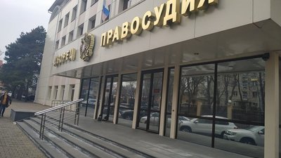 Грабеж в особо крупном размере повлек реальный срок наказания