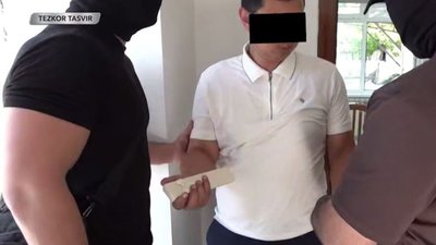 В Узбекистане начальник отдела налогового управления задержан при получении взятки ювелирными изделиями