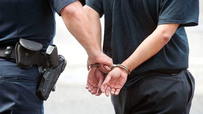 В Новосибирске грабитель напал на ювелирный магазин