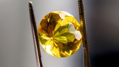 На Янтарном комбинате Ростеха начали выполнять новые виды огранки