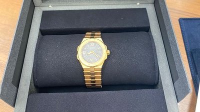 Шереметьевские таможенники задержали наручные часы стоимостью свыше 2 млн рублей: Задержанные дают показания