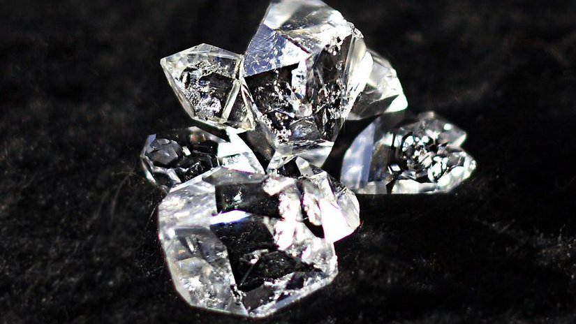 Новый метод выращивания синтетических алмазов, не предназначенных для ювелирных изделий