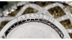 Версия: «Зимнее яйцо Фаберже» ― подделка 1993 года