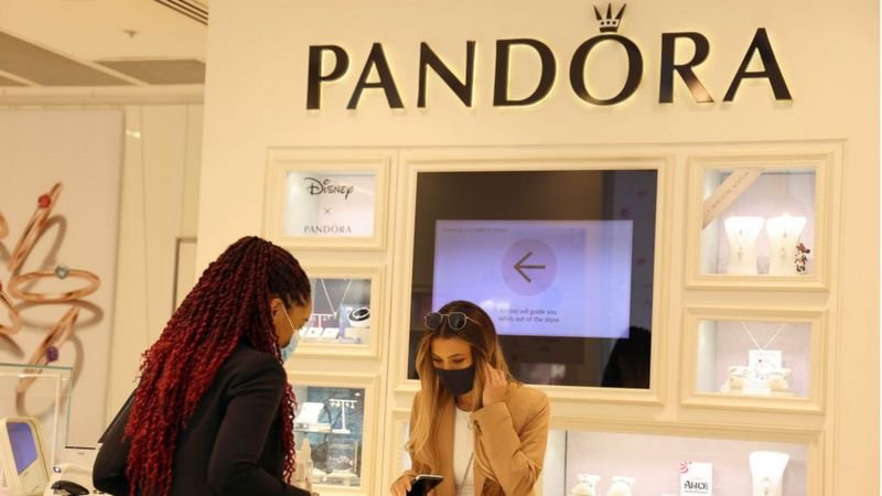 Pandora заменит природные алмазы на искусственные бриллианты