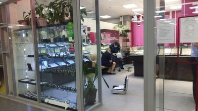 В Харабовске грабители вынесли из ювелирного салона украшения на сумму в несколько миллионов рублей