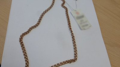 Украл и сдал в ломбард: в Архангельске задержали похитителя золотой цепочки