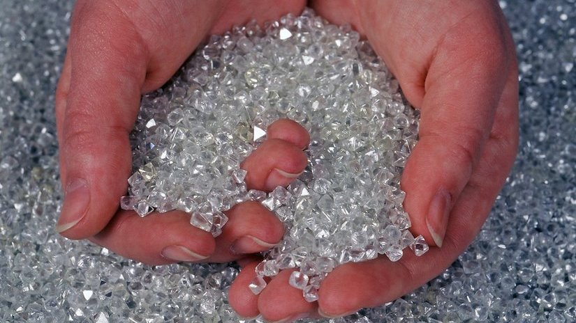 Экспорт бриллиантов из Индии упал в июле 2023 года на 39,3%, импорт алмазов сократился на 43,5%