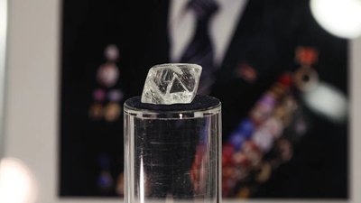 В Якутии представили именной алмаз в честь 100-летия Гавриила Чиряева