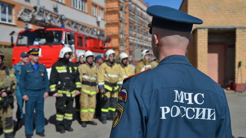 Для тушения пожара на Янтарном комбинате было задействовано пять единиц спецтехники