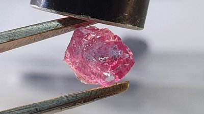 Мариинский прииск выставил на аукцион уникальные изумруды и александриты на 2 млн долларов