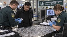 В Шереметьево у пассажира из Китая обнаружили 965 серебряных украшений на 5 млн рублей