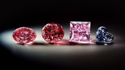 Во втором квартале 2022 года общая цена на цветные бриллианты выросла на 0,8%