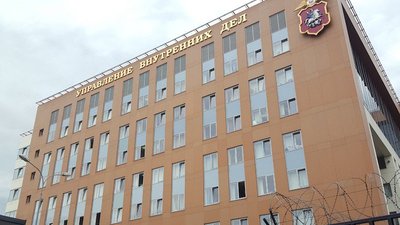 Продавца ювелирного магазина задержали за кражу