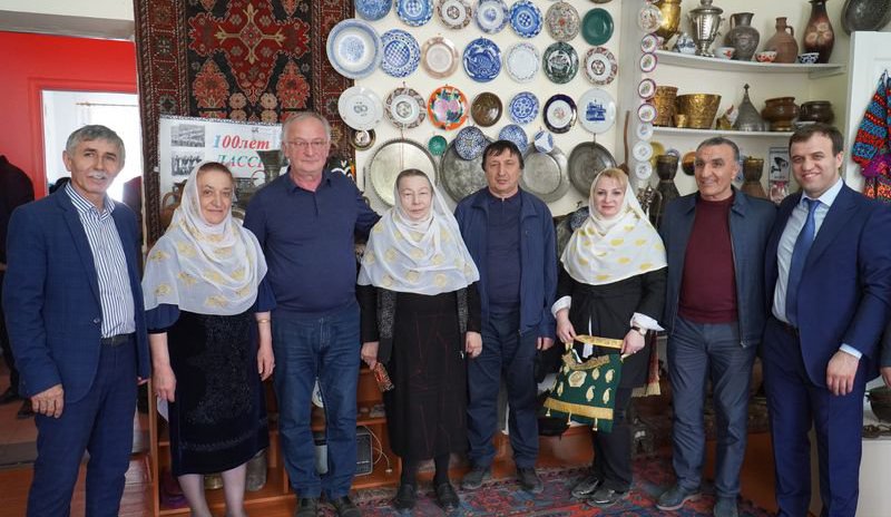 Власти Дагестана окажут поддержку в восстановлении работы известного художественного комбината в селе Кубачи