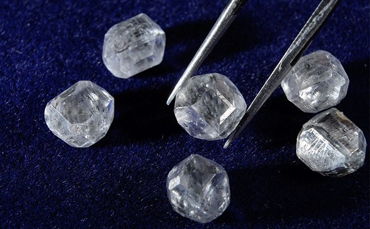Небо в искусственных алмазах: стали ли выращенные в лабораториях камни символом роскоши