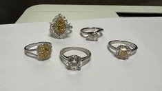 В аэропорту Внуково таможенники изъяли у пассажирки из Дубая бриллианты на 18,5 млн рублей