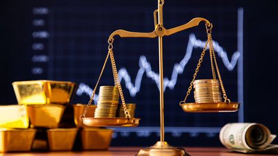 Рекордный взлёт цен на золото: время покупать или выжидать?