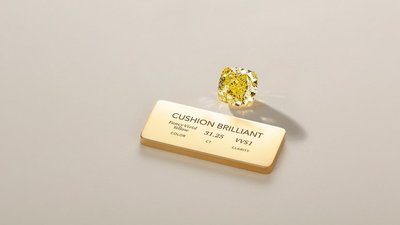 АЛРОСА выставит на аукцион цветные и особо крупные бесцветные бриллианты