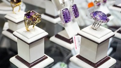 Золотой антирекорд: ювелирный рынок Петербурга рухнул на треть