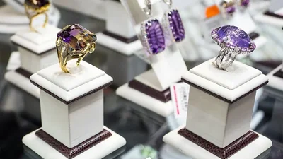 Золотой антирекорд: ювелирный рынок Петербурга рухнул на треть