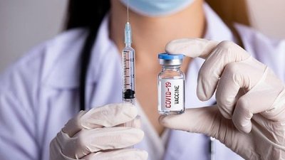 Вакцинируй персонал или закрывайся: 23 региона из 85 обязали работодателей в сжатые сроки организовать вакцинацию сотрудников