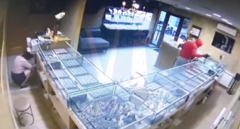 Во Владивостоке суд рассмотрит уголовное дело о разбое в ювелирном магазине