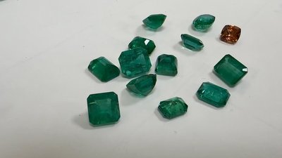 Игра в самоцветы: как попытка обмануть таможню обернулась уголовным делом